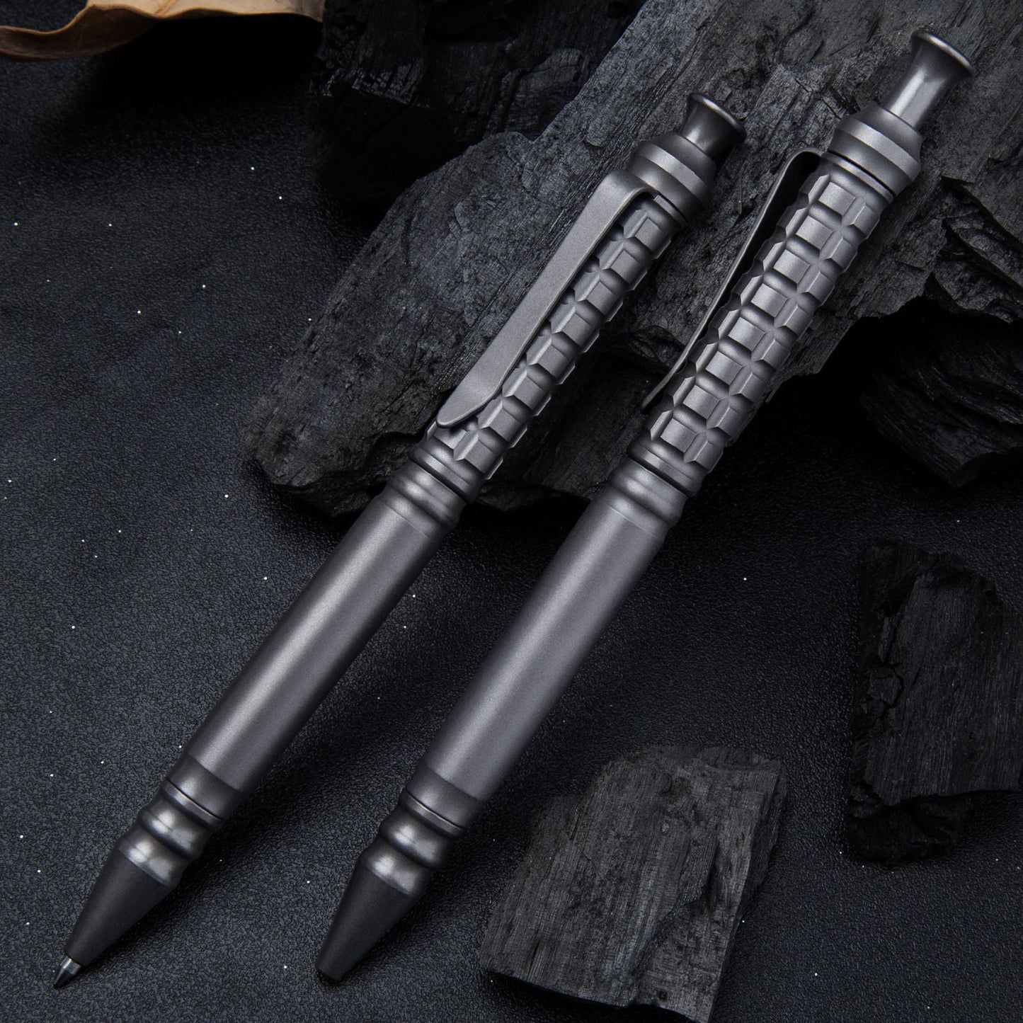 Obsidian Micro Pen – Mini Titanium Keychain Ballpoint